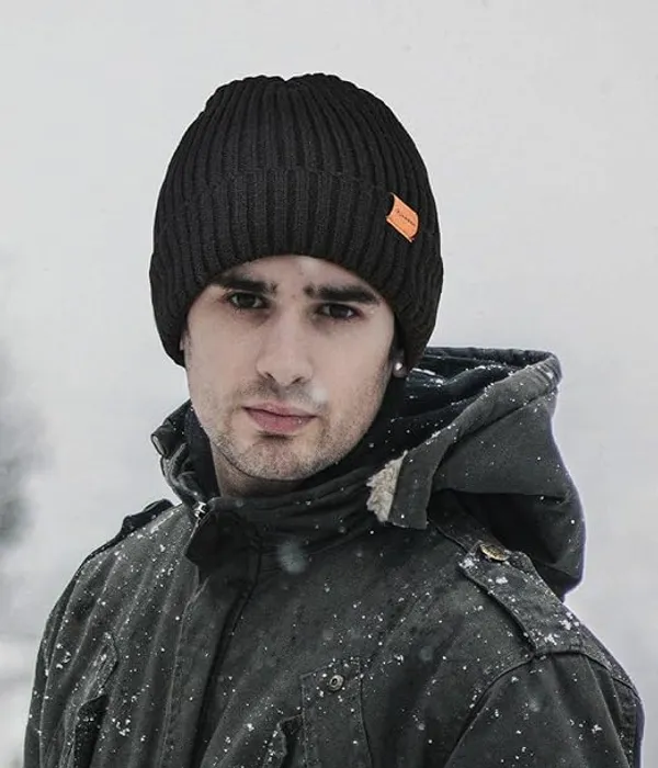 Black_Winter_Beanie_Hat_And_Touchscreen_Gloves_Set_For_Men_And_Women