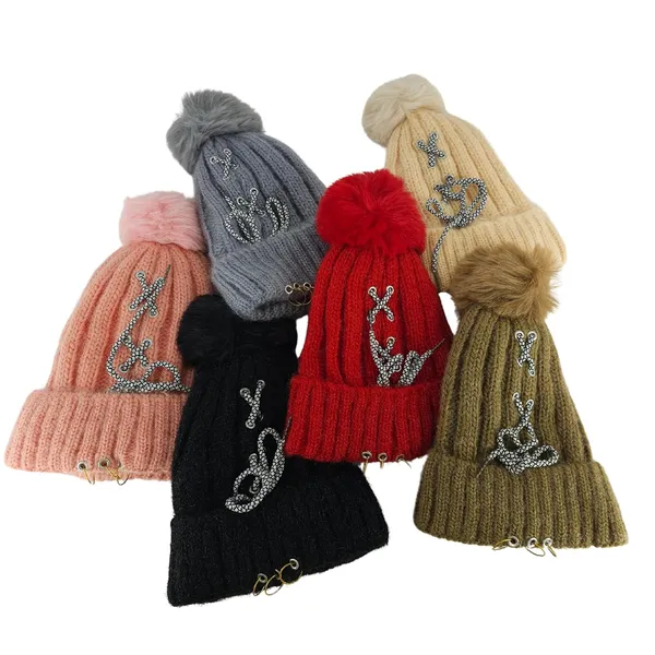Red_Winter_Beanie_And_Neck_Warmer_Set_For_Women