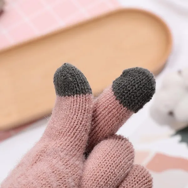 Pink_Knitted_Touchscreen_Winter_Gloves_For_Women