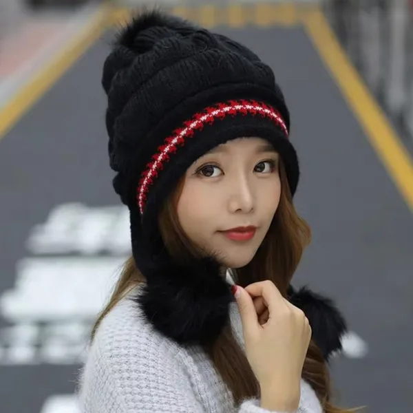 Black_Women_Fleece-Lined_Beanie_With_Pom-Pom_For_Women