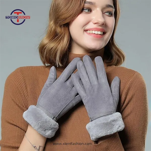 Pink_Soft_Warm_Touch_Screen_Gloves_For_Women