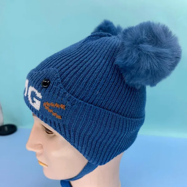 Blue_Unisex_Winter_Slouch_Hat_With_Pom_Pom