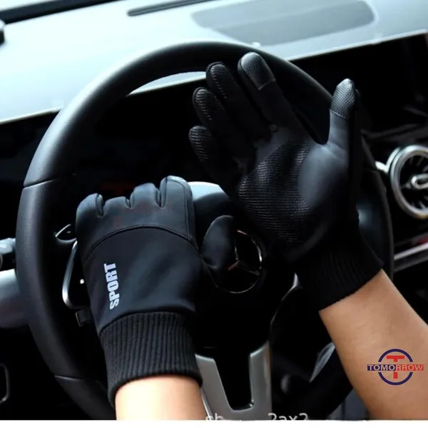 Black_Winter_Gloves_With_Touchscreen_Fingers_For_Men