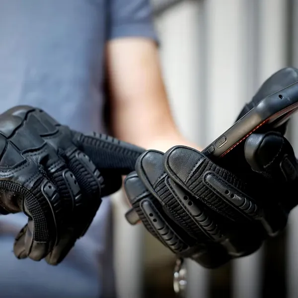 Black_Full-Finger_Knuckle_Protection_Touch_Screen_Tactical_Gloves_For_Men