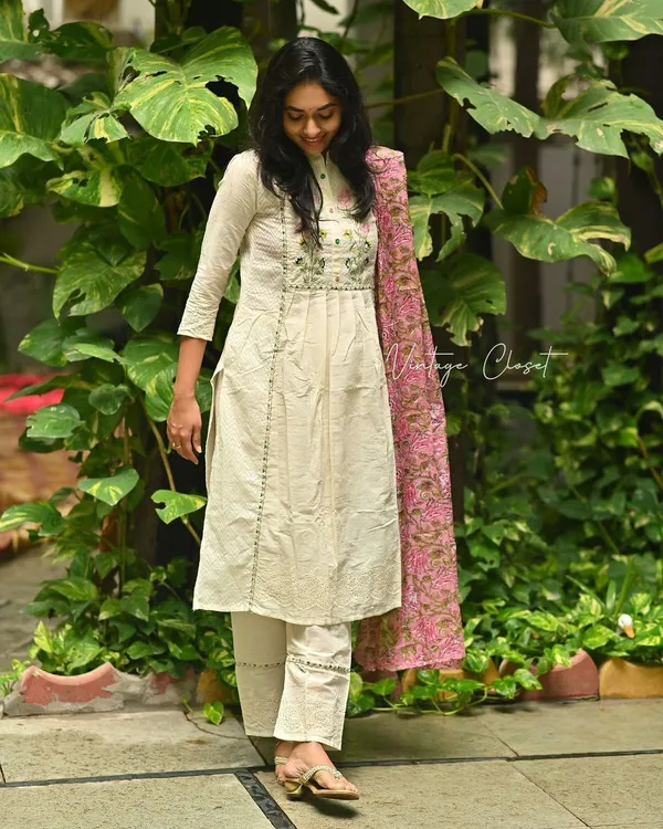 Cotton_embroidered_kurta_with_pants_and_dupatta_will_make_you_look_the_best