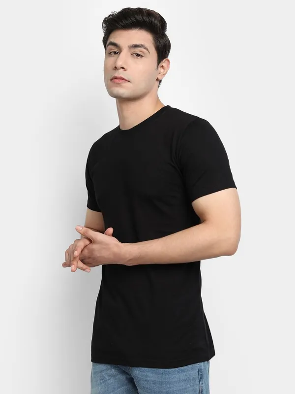 Black_Premium_Cotton_Round_Neck_Solid_T-Shirt_For_Men