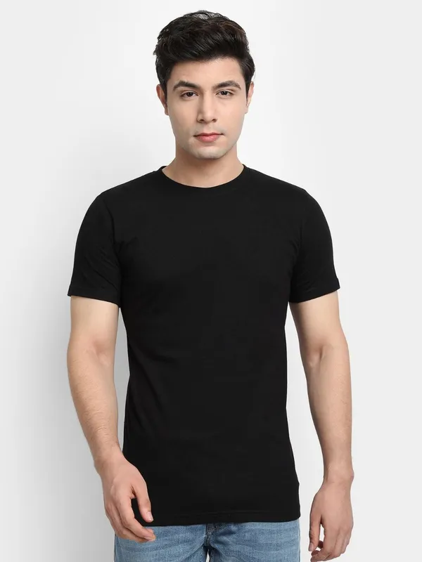 Black_Premium_Cotton_Round_Neck_Solid_T-Shirt_For_Men
