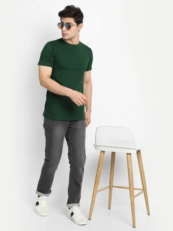 Bottle_Green_Premium_Cotton_Round_Neck_Solid_T-Shirt_For_Men