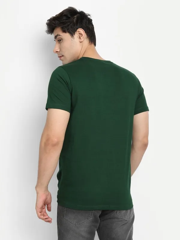 Bottle_Green_Premium_Cotton_Round_Neck_Solid_T-Shirt_For_Men