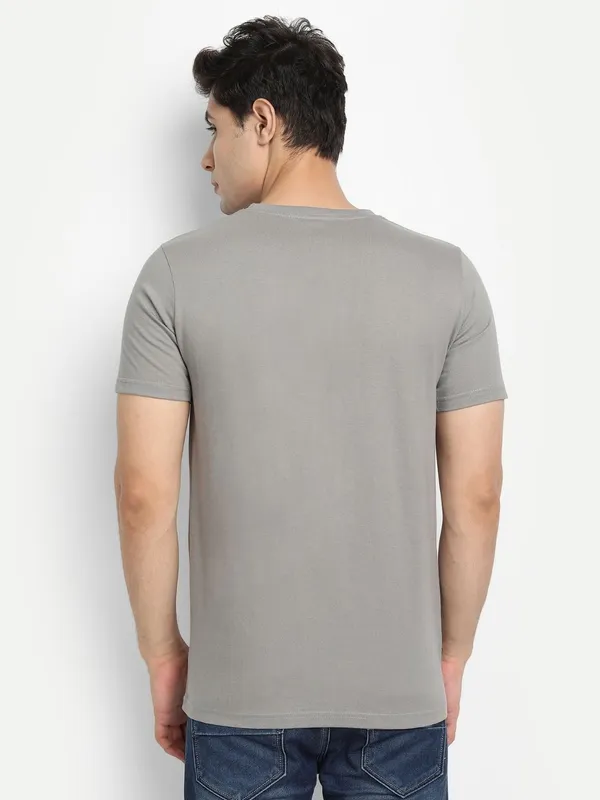 Grey_Premium_Cotton_Round_Neck_Solid_T-Shirt_For_Men
