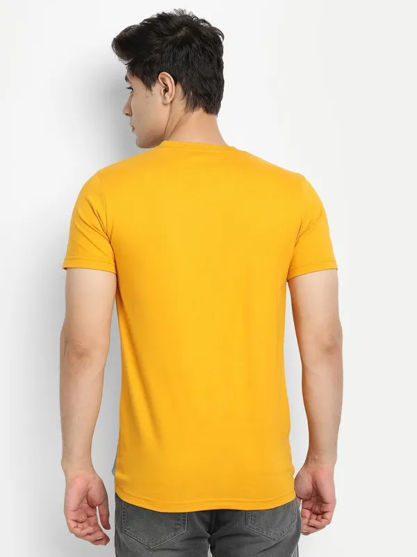 Mustard_Premium_Cotton_Round_Neck_Solid_T-Shirt_For_Men