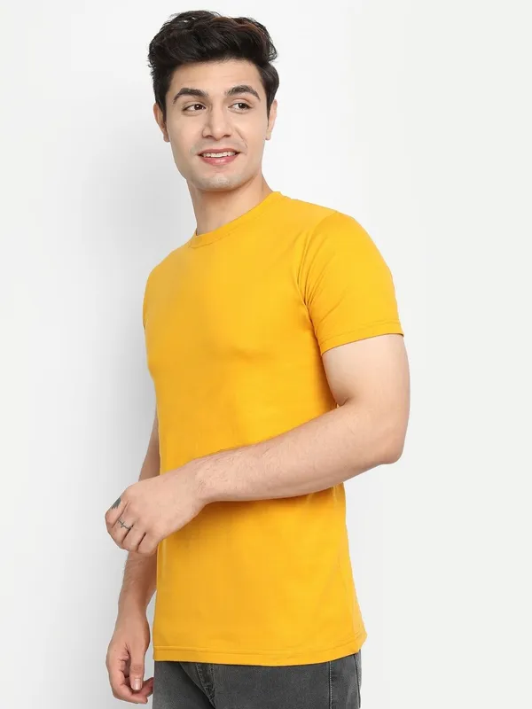 Mustard_Premium_Cotton_Round_Neck_Solid_T-Shirt_For_Men