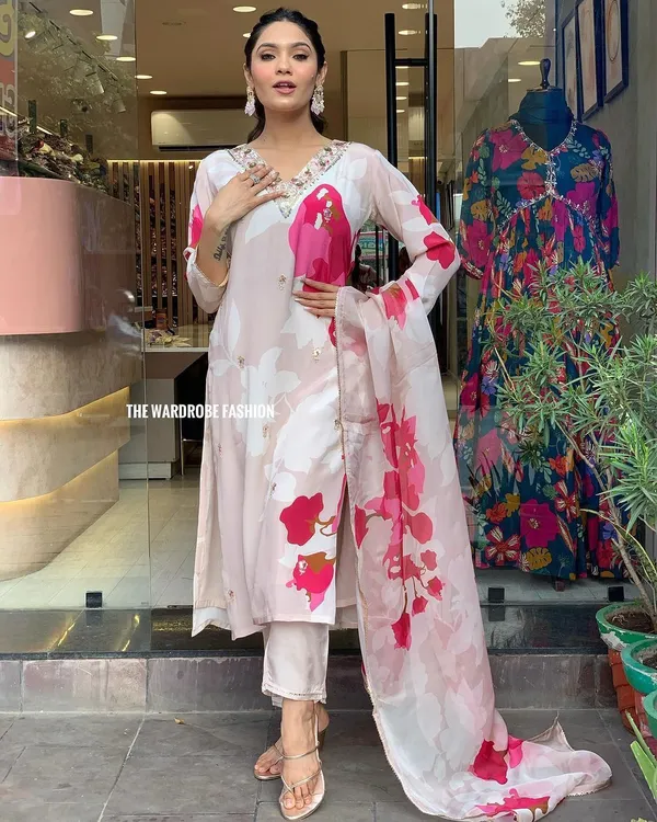 Presenting_Beautiful_Heavy_quality_Muslin_Silk_(Very_Soft_In_Touch)__Fabric_designer_festive_wear_kurti_pant_and_duppta___with_embroidery_&_Sequence__work_with_lining