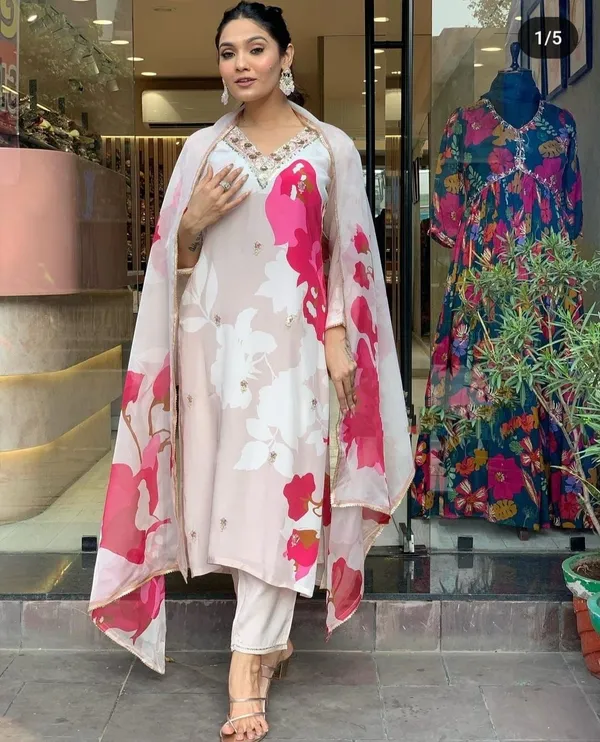 Presenting_Beautiful_Heavy_quality_Muslin_Silk_(Very_Soft_In_Touch)__Fabric_designer_festive_wear_kurti_pant_and_duppta___with_embroidery_&_Sequence__work_with_lining