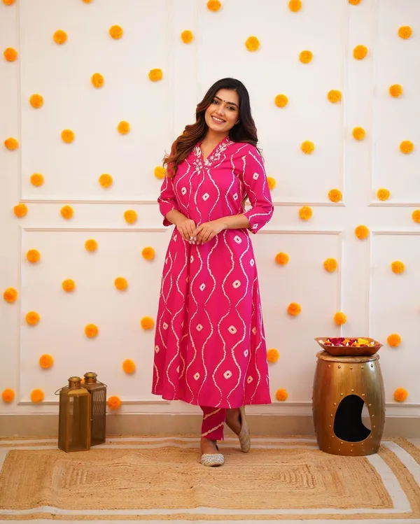 Pink_Rayon_Guilty_Print_Handwork_Neck_Detailing_Kurti_&_Pant_Set_For_Women_&_Girls