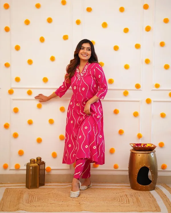 Pink_Rayon_Guilty_Print_Handwork_Neck_Detailing_Kurti_&_Pant_Set_For_Women_&_Girls