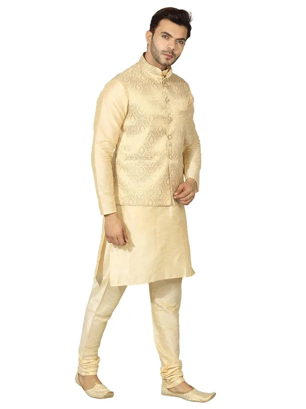 Men's_Silk_Blend_Kurta_Pejama_&_Waistcot_Set