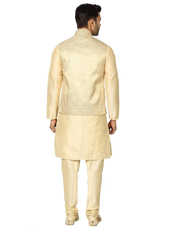 Men's_Silk_Blend_Kurta_Pejama_&_Waistcot_Set