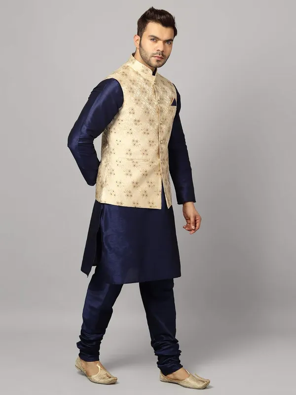 Men's_Silk_Blend_Regular_Kurta_Churidar_Pyjama_with_Bundi_Nehru_Jacket/Waistcoat