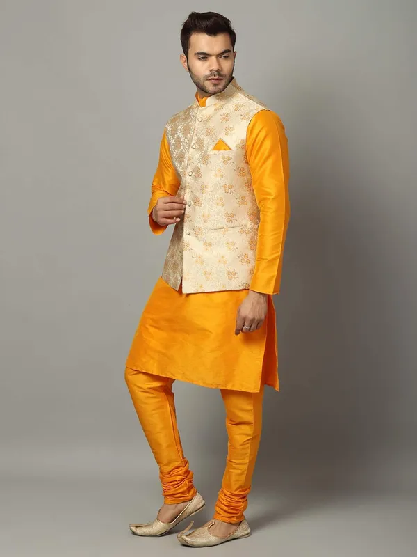 Men's_Silk_Blend_Regular_Kurta_Churidar_Pyjama_with_Bundi_Nehru_Jacket/Waistcoat