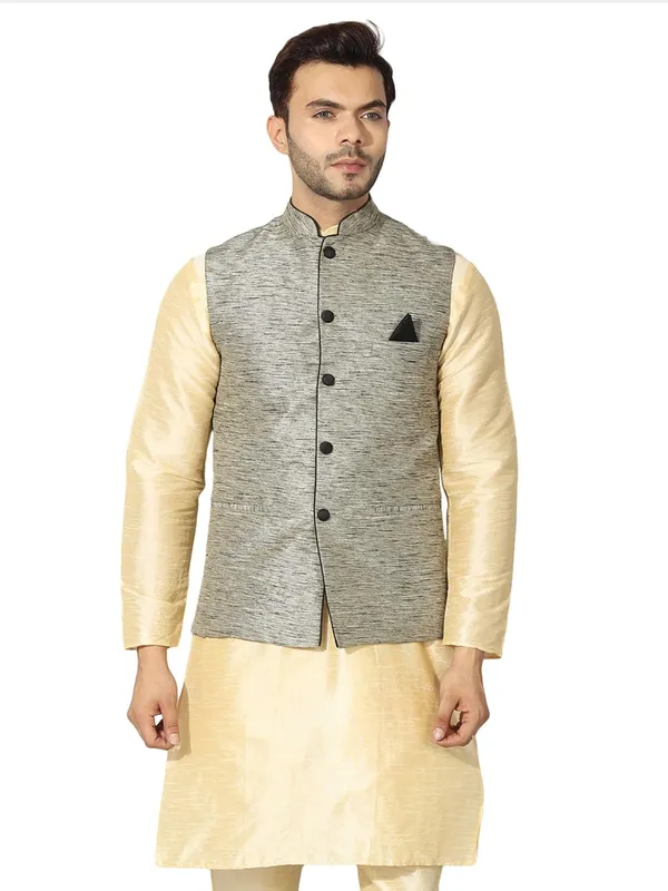 men's_Silk_Blend_Kurta_Pejama_&_Waistcot_Set
