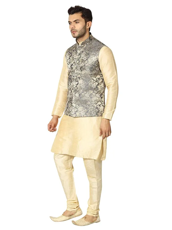 Men's_Silk_Blend_Kurta_Pejama_&_Waistcot_Set