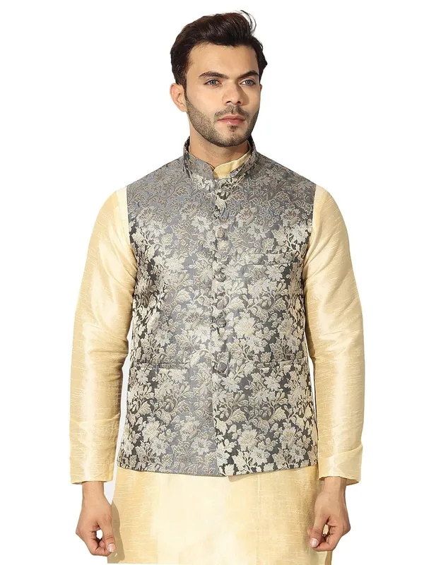 men's_Silk_Blend_Kurta_Pejama_&_Waistcot_Set