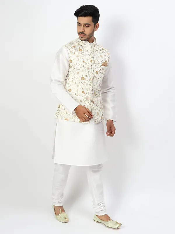 Men's_Silk_Blend_Kurta_Pajama_with_Designer_Ethnic_Nehru_Jacket/Modi_Jacket