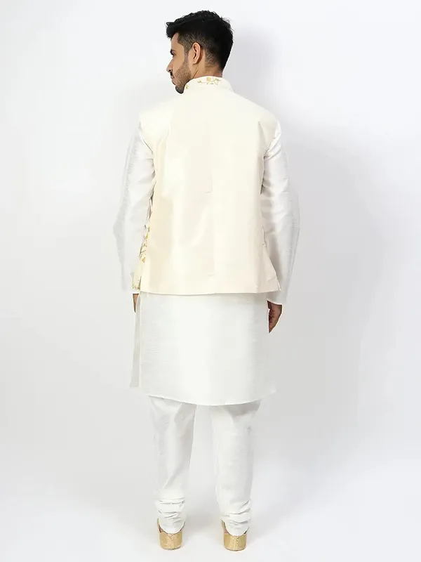 Men's_Silk_Blend_Kurta_Pajama_with_Designer_Ethnic_Nehru_Jacket/Modi_Jacket