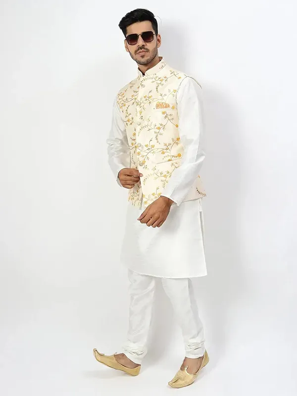 Men's_Silk_Blend_Kurta_Pajama_with_Designer_Ethnic_Nehru_Jacket/Modi_Jacket