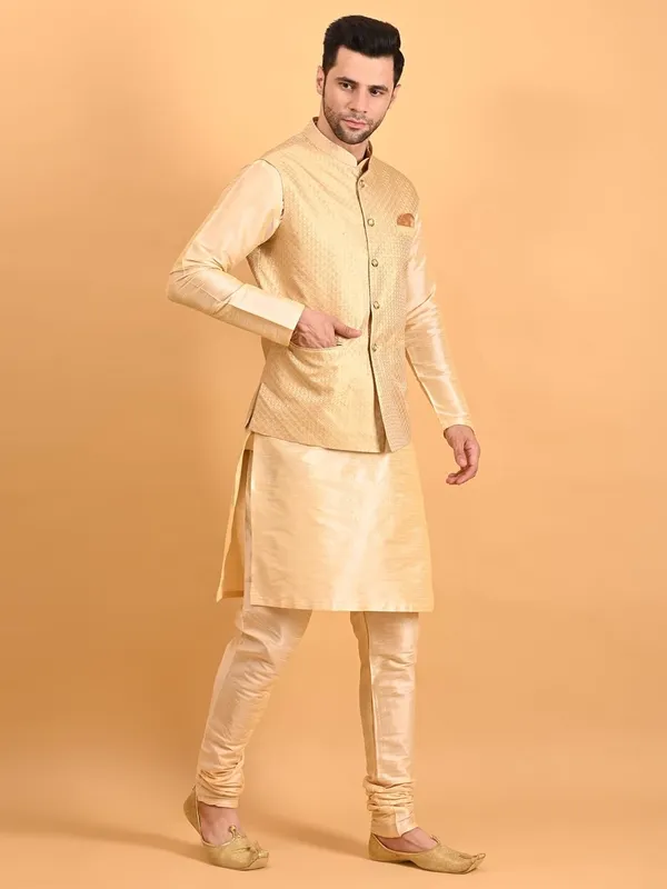 Men's_Silk_Blend_Kurta_Pajama_with_Nehru_Jacket/Modi_Jacket