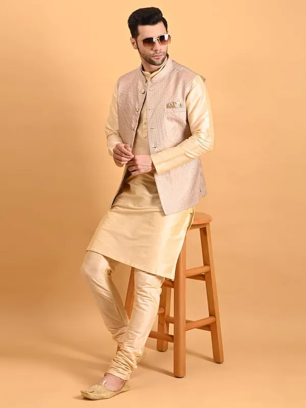 Men's_Silk_Blend_Kurta_Pajama_with_Nehru_Jacket/Modi_Jacket