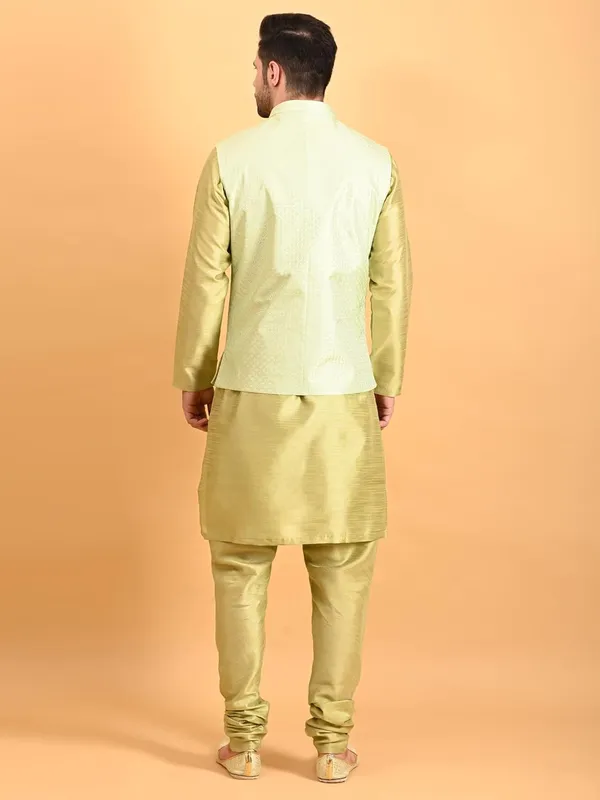 Men's_Silk_Blend_Kurta_Pajama_with_Nehru_Jacket/Modi_Jacket