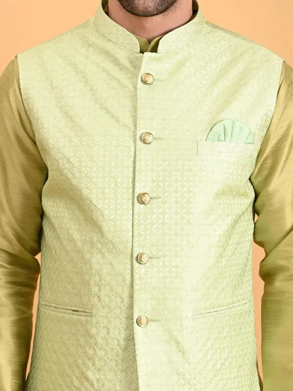 Men's_Silk_Blend_Kurta_Pajama_with_Nehru_Jacket/Modi_Jacket