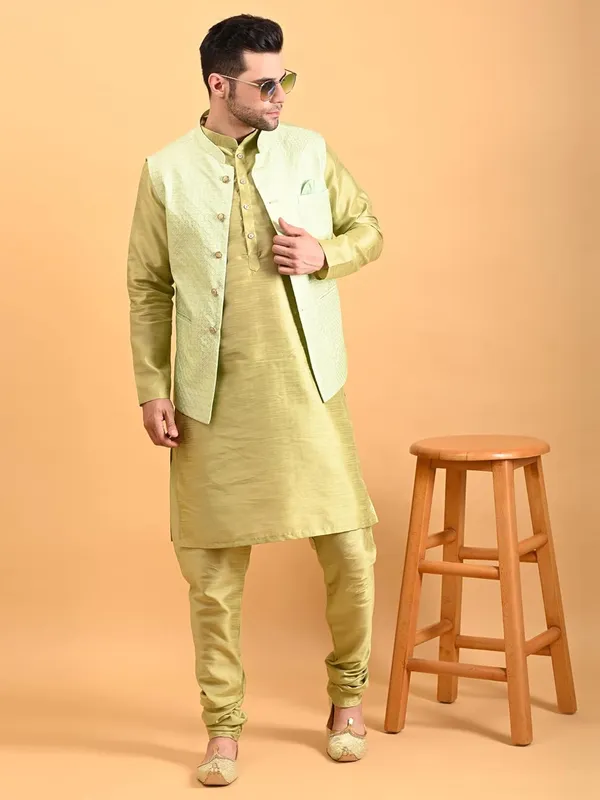 Men's_Silk_Blend_Kurta_Pajama_with_Nehru_Jacket/Modi_Jacket