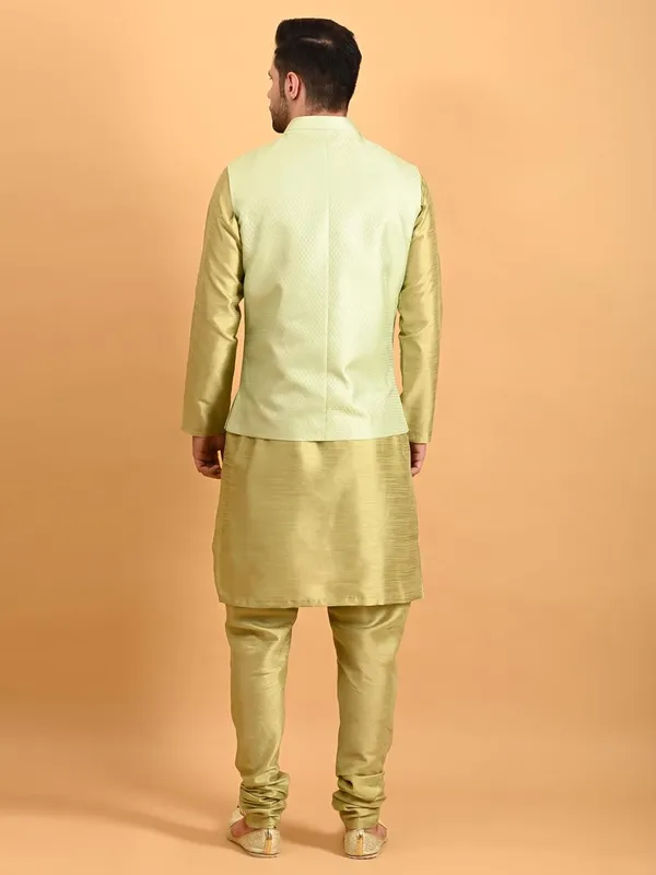 Men's_Silk_Blend_Kurta_Pajama_with_Nehru_Jacket/Modi_Jacket