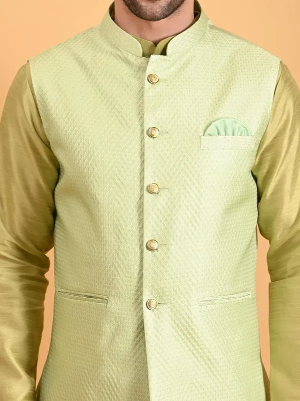 Men's_Silk_Blend_Kurta_Pajama_with_Nehru_Jacket/Modi_Jacket