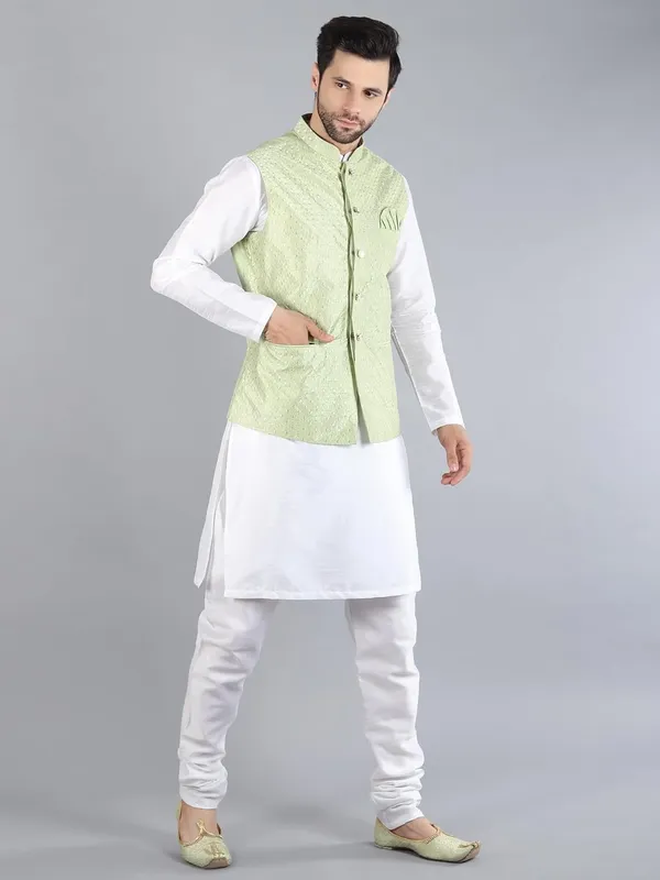 Men's_Silk_Blend_Kurta_Pajama_with_Nehru_Jacket/Modi_Jacket
