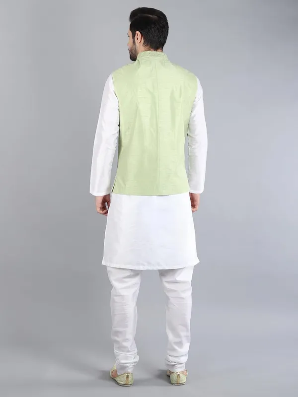 Men's_Silk_Blend_Kurta_Pajama_with_Nehru_Jacket/Modi_Jacket