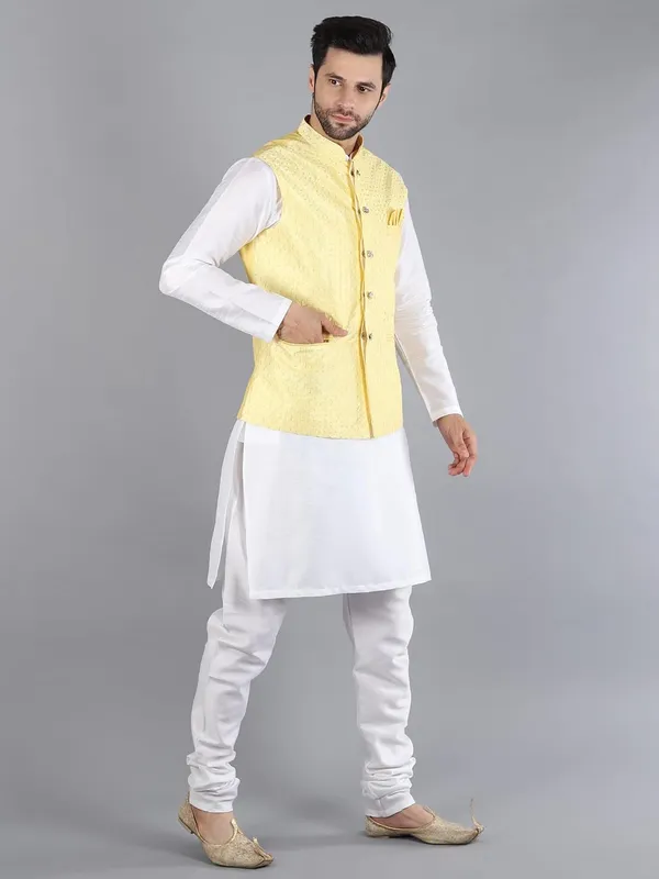 Men's_Silk_Blend_Kurta_Pajama_with_Nehru_Jacket/Modi_Jacket