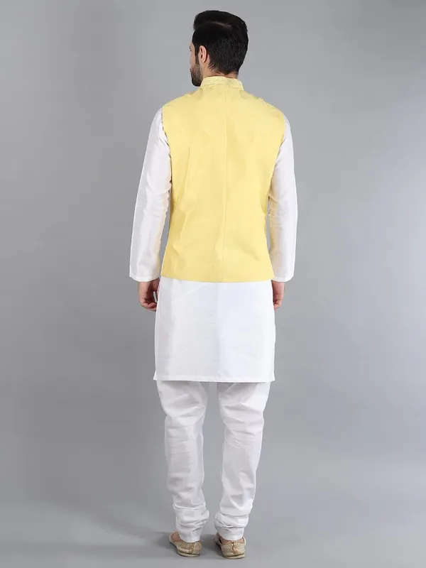 Men's_Silk_Blend_Kurta_Pajama_with_Nehru_Jacket/Modi_Jacket