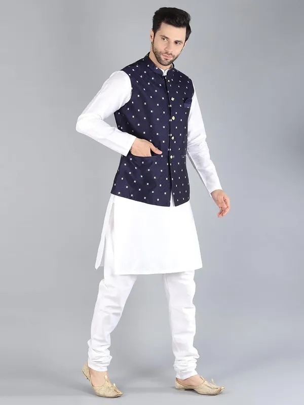 Men's_Silk_Blend_Kurta_Pajama_with_Nehru_Jacket/Modi_Jacket
