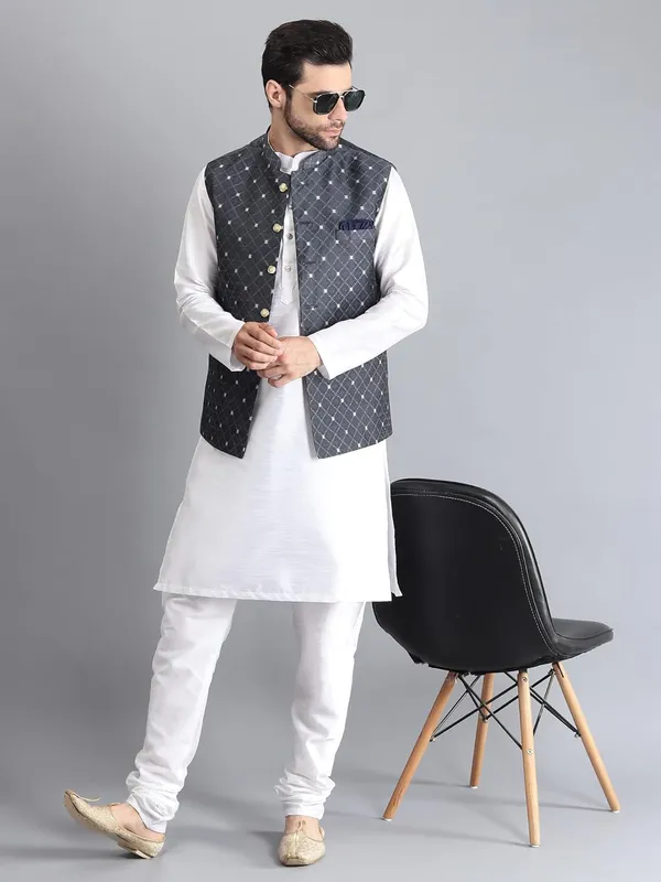 Men's_Silk_Blend_Kurta_Pajama_with_Nehru_Jacket/Modi_Jacket