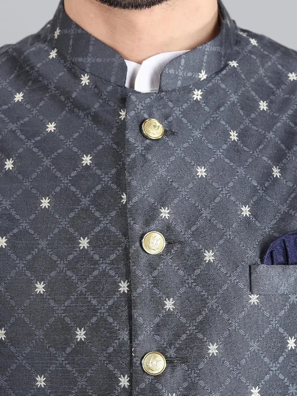 Men's_Silk_Blend_Kurta_Pajama_with_Nehru_Jacket/Modi_Jacket