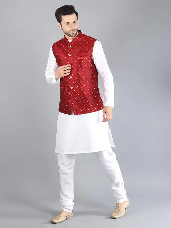 Men's_Silk_Blend_Kurta_Pajama_with_Nehru_Jacket/Modi_Jacket