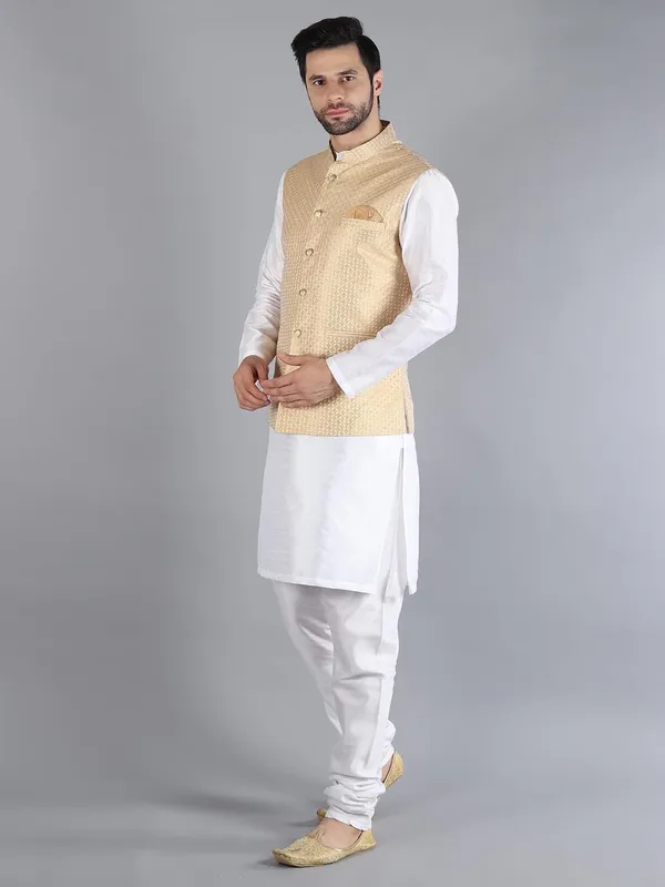 Men's_Silk_Blend_Kurta_Pajama_with_Nehru_Jacket/Modi_Jacket