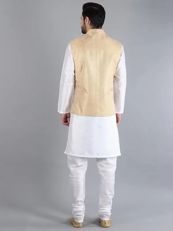 Men's_Silk_Blend_Kurta_Pajama_with_Nehru_Jacket/Modi_Jacket