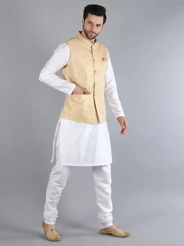 Men's_Silk_Blend_Kurta_Pajama_with_Nehru_Jacket/Modi_Jacket