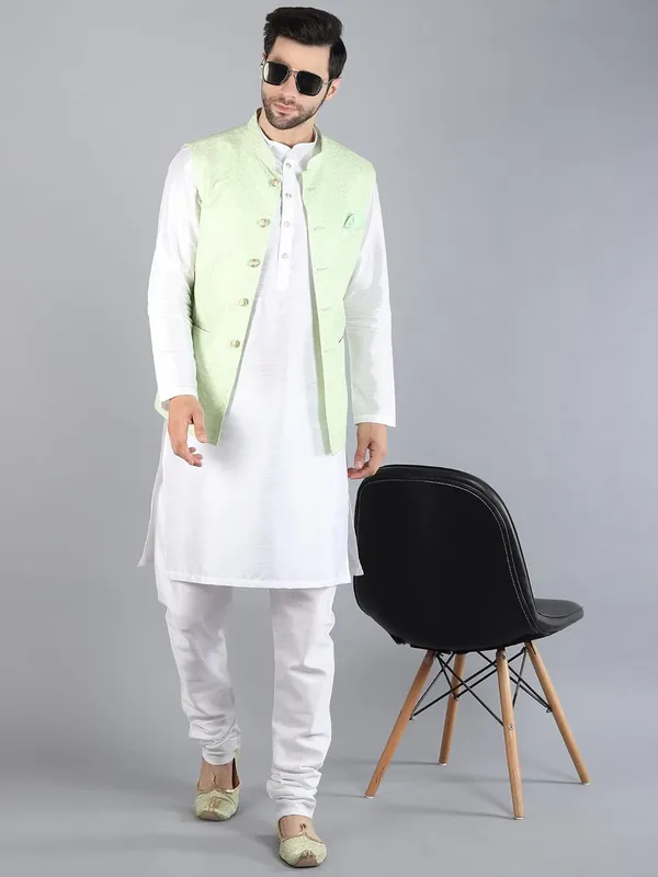 Men's_Silk_Blend_Kurta_Pajama_with_Nehru_Jacket/Modi_Jacket