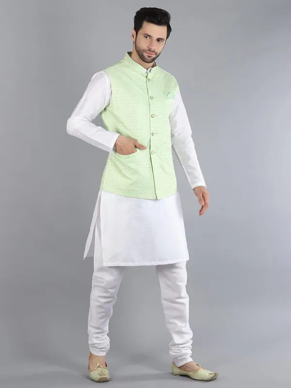 Men's_Silk_Blend_Kurta_Pajama_with_Nehru_Jacket/Modi_Jacket